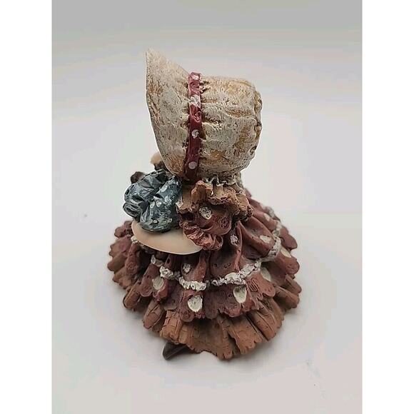 Vintage Meerchi MRH Little Girl w/ Teddy Bear Resin Figurine 3.25" Hand Painted - Picture 3 of 6